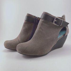Blowfish Malibu Gray wedge booties Size US 7 with Buckle decoration